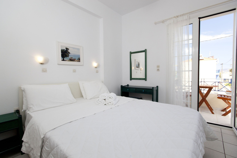 Bedroom 2, Kontogoni Rooms, Peloponnese