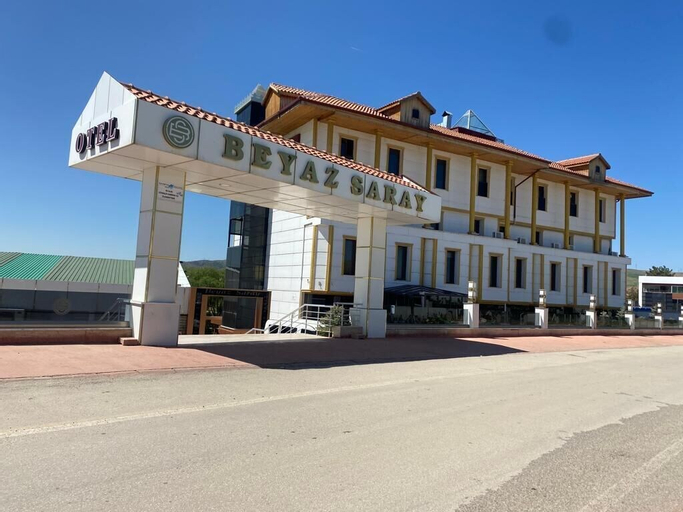 Exterior & Views 18