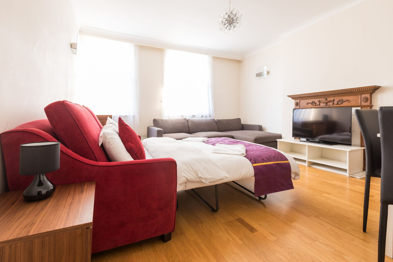 Bedroom 3, Belgravia Apartments - Grosvenor Gardens, London