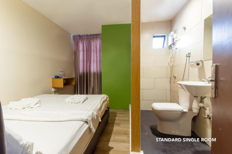 Bedroom 2, 33 Star Hotel by Awinka Group of Management, Kuala Lumpur