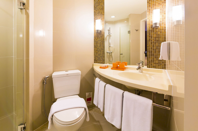 Bathroom 12