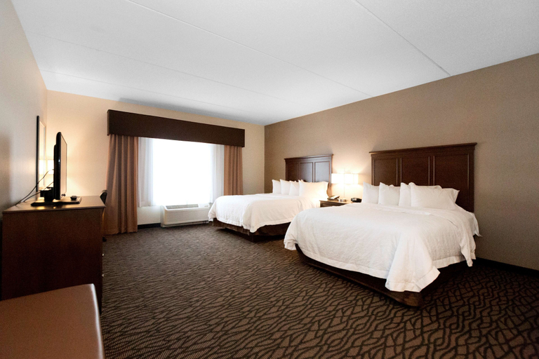 Bedroom 3, Hampton Inn Butler, Butler