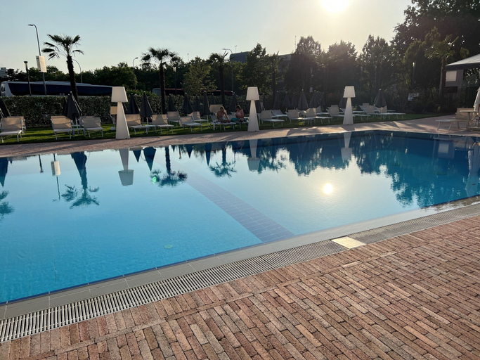 Sport & Beauty 2, The Sydney Hotel, Bologna