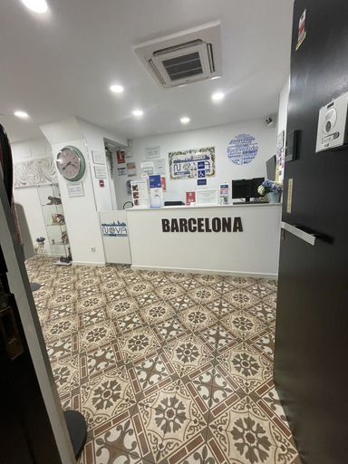 Others 5, Hostal Nova, Barcelona
