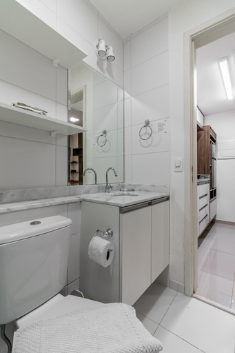 Room 5, Av0108 in S o Paulo, São Paulo
