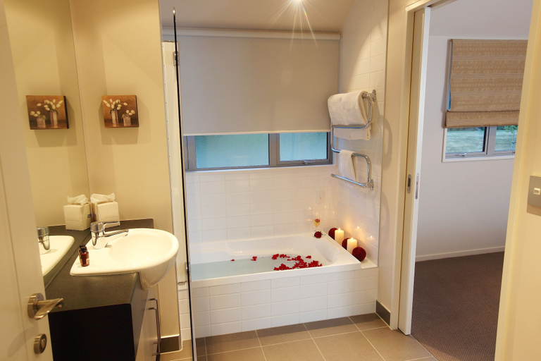 Bathroom 4, Arrowfield Apartments, Queenstown-Lakes