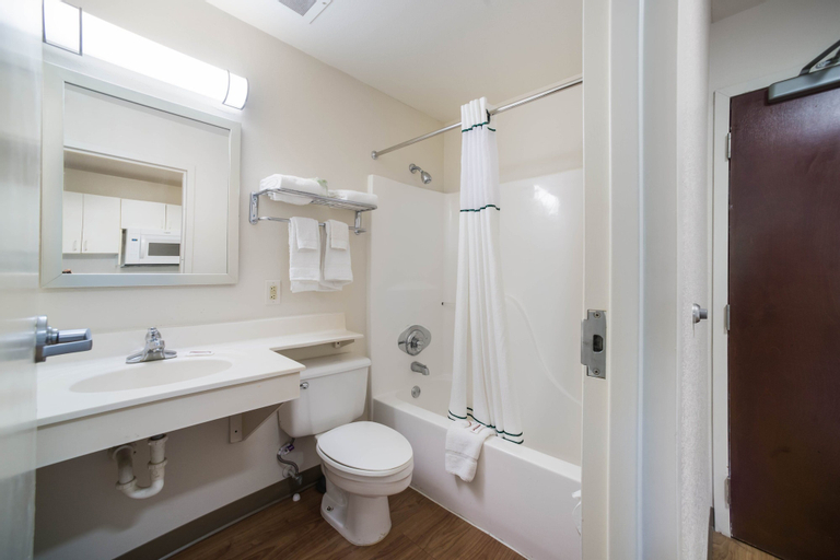 Bathroom 20