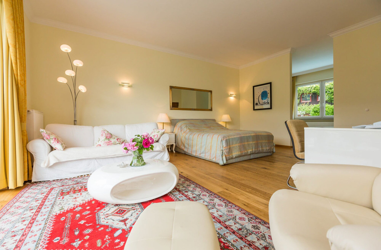Bedroom 2, Hotel Winzerverein, Bernkastel-Wittlich