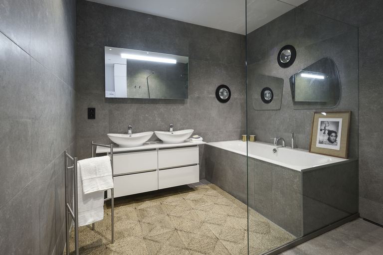 Bathroom 4, Unit 6 - Colorful Smart Home Triplex Private Garden & Parking, Bruxelles