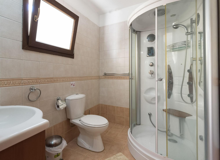 Bathroom 5, Villa Tsikkos Tria in Argaka