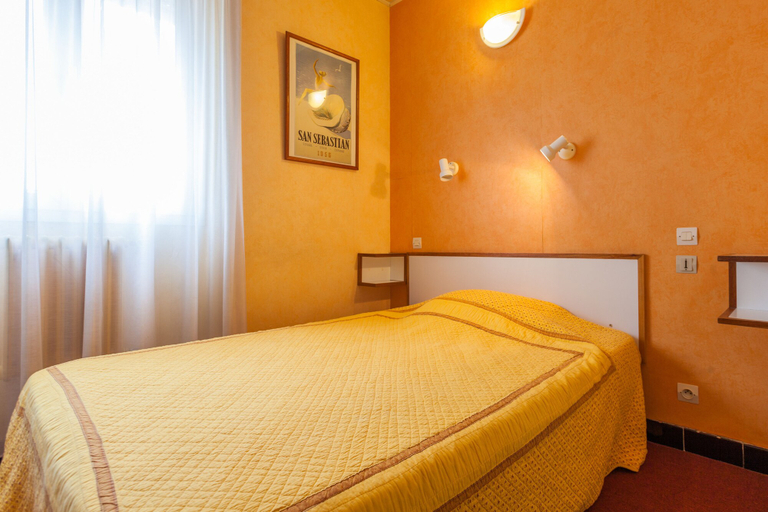 Bedroom 4, Le Saint Georges, Gard