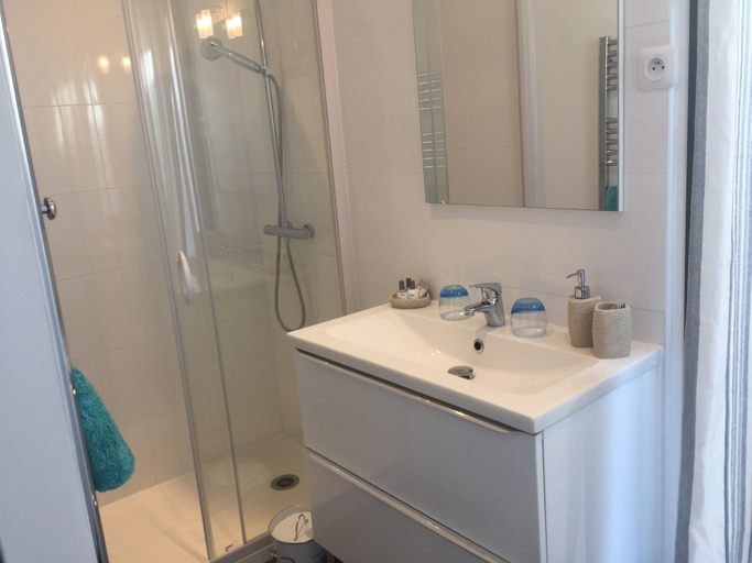 Bathroom 5, La Villa Louancelie, Var