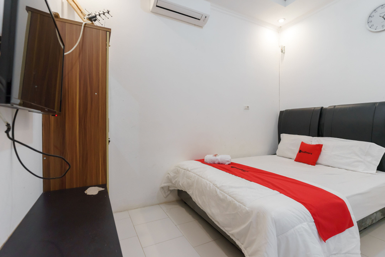RedDoorz Plus at Puncak Mas Cottage Lampung Room Type - RedDoorz Room