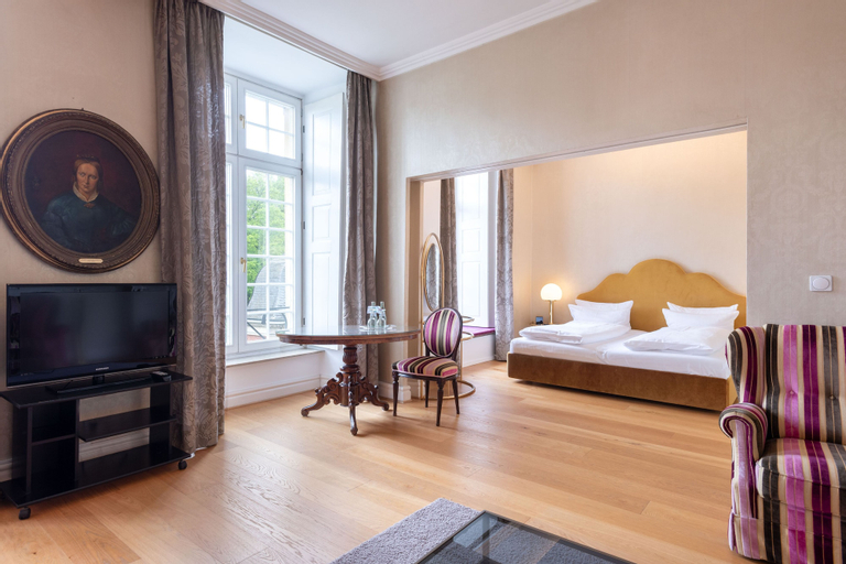 Bedroom 13