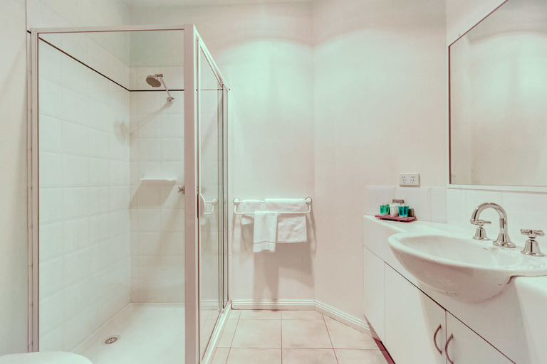 Bathroom 4, Seymours on Lydiard, Ballarat  - Central