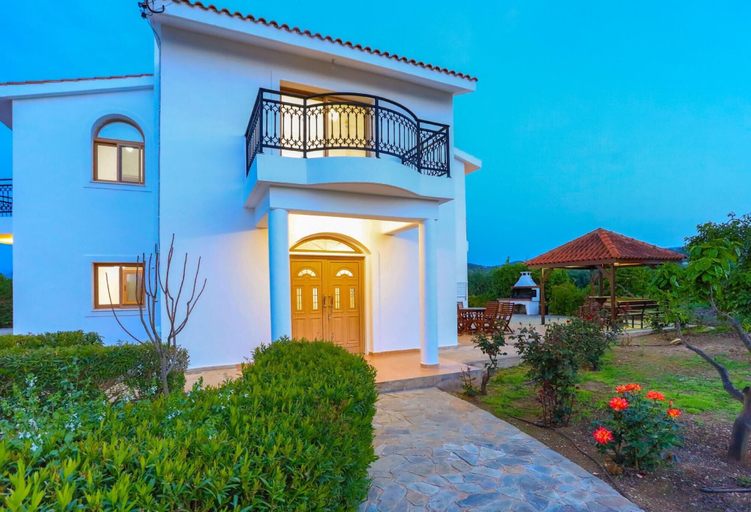 Exterior & Views 2, Villa Leda Finiki in Latchi