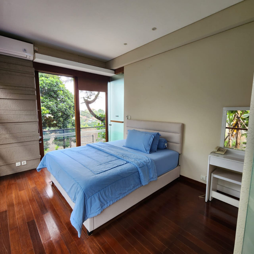 C8 Home Dago Pakar Room Type - Family Room with a view