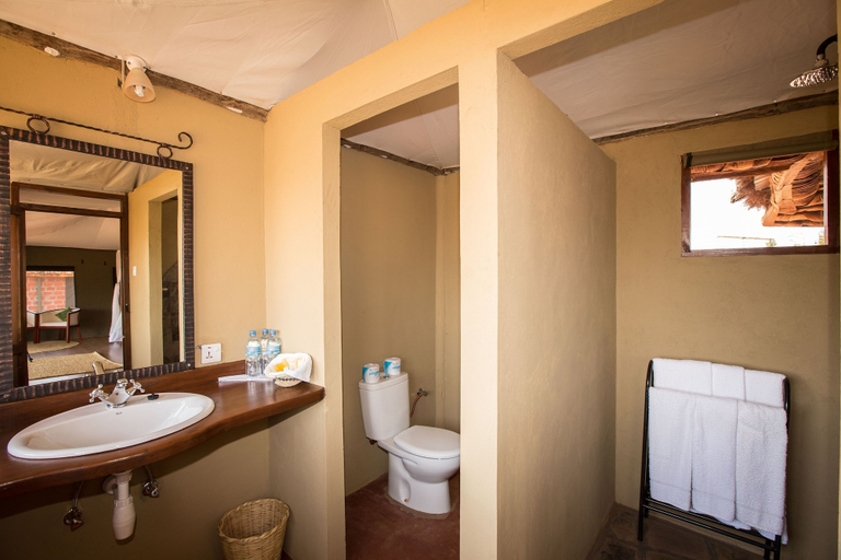 Bathroom, Karatu Simba Lodge, Karatu