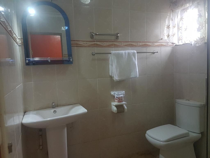 Bathroom 3, Hallmark Suites, Abeokuta, Obafemi-Owode