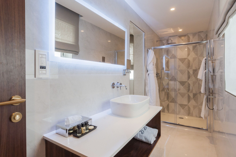 Bathroom 3, The Duke Boutique Hotel