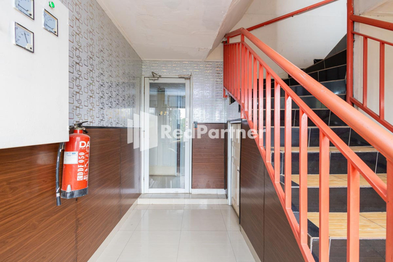 Others 4, Alfa Guesthouse Serpong Mitra RedDoorz, South Tangerang
