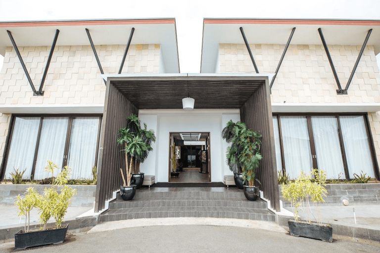Exterior & Views 2, Villa Sutan Raja Palu, Palu