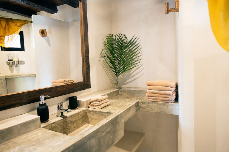 Bathroom 4, Amansala, Cozumel