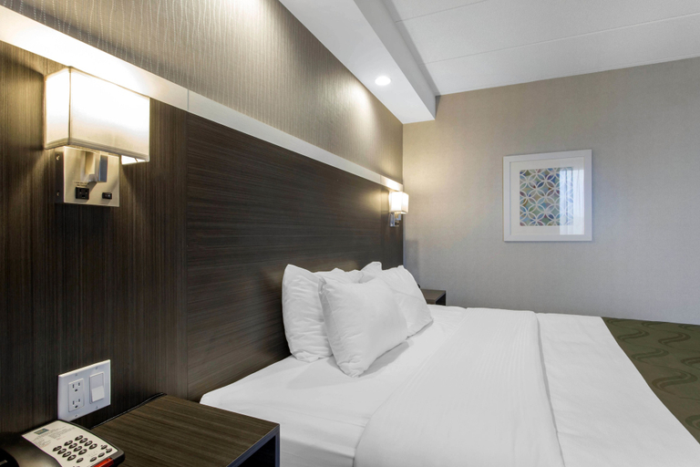 Bedroom 4, Quality Inn West Springfield, Hampden
