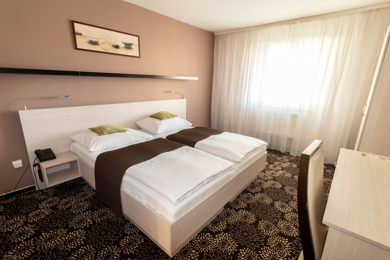 Bedroom 3, Parkhotel and Congress Center Pilsen, Plzeň