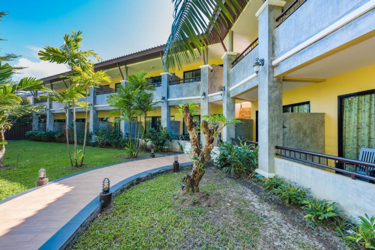 Exterior 14