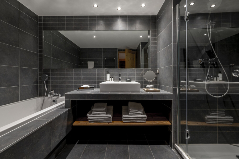 Bathroom 4, Hotel Kaya, Savoie