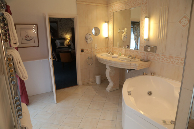 Bathroom 4, Hôtellerie Du Bas-Bréau, Seine-et-Marne