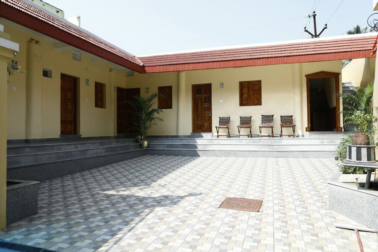 Exterior & Views 1