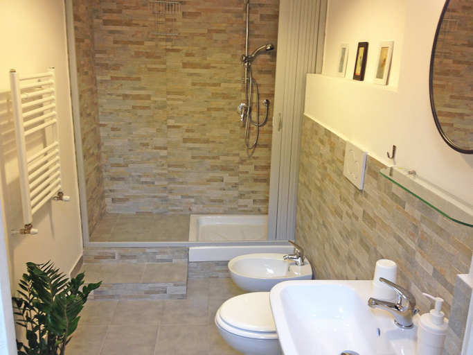 Bathroom 5, Domò Vaticano Guest House, Rome