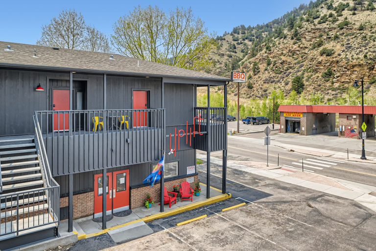 Exterior & Views 2, Uplift Inn, Clear Creek