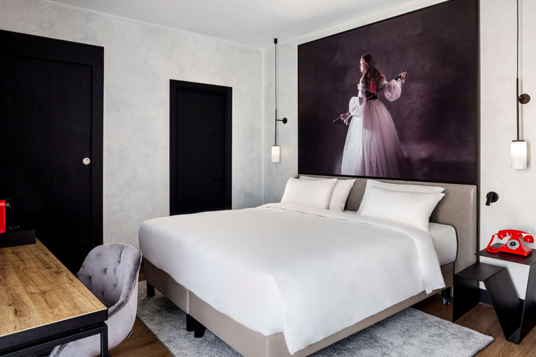 Bedroom 2, Radisson RED Madrid, Madrid