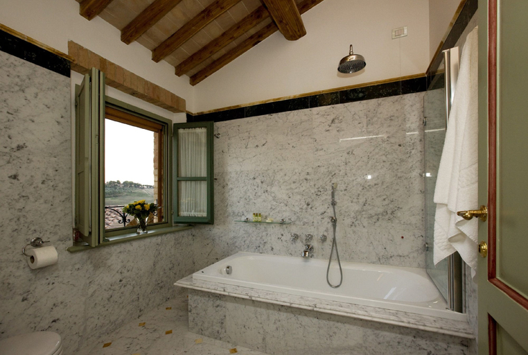 Bathroom 4, Villa Il Castagno Wine & Resort, Siena