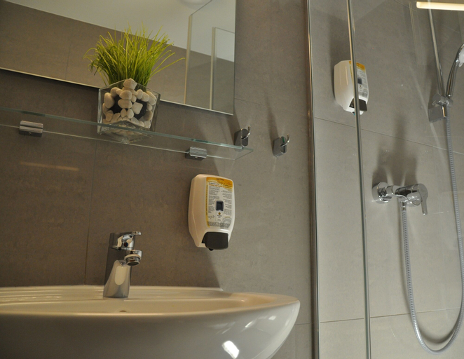 Bathroom 2