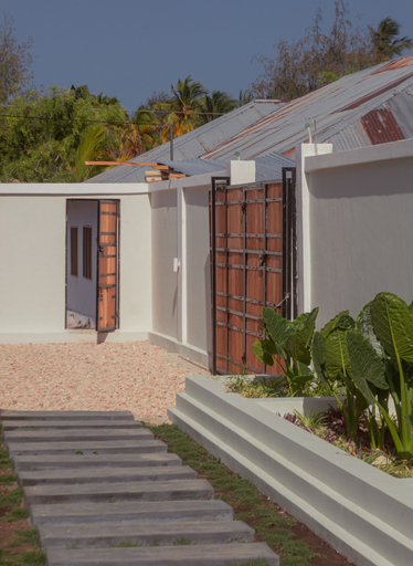 Exterior & Views 2, Nebo Studio Apartments, Kusini