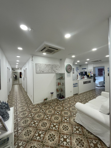 Others 4, Hostal Nova, Barcelona