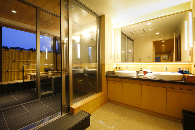 Bathroom 5, Arima Hot spring Ryokan Hanamusubi, Nishinomiya