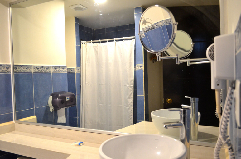 Bathroom 3, Hotel Terraza del Sol, Coatzacoalcos