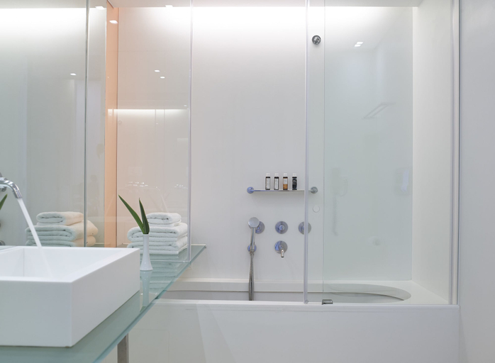 Bathroom 5, Fresh, Attica