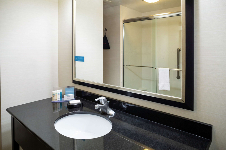 Bathroom 4