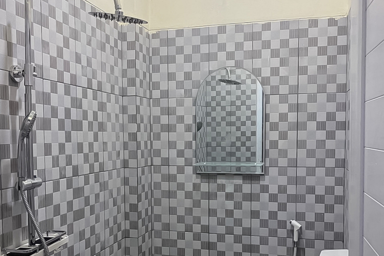 Bathroom 5, RedDoorz Syariah Near PKOR Lampung, Bandar Lampung
