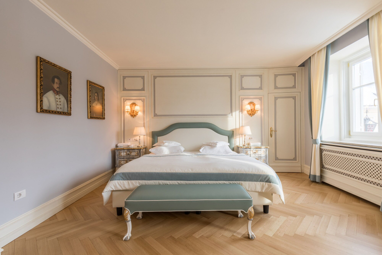 Bedroom 1, Hotel Elephant, Bolzano