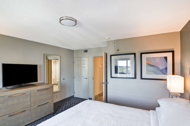 Bedroom 3, Embassy Suites by Hilton Orlando Downtown, Orange