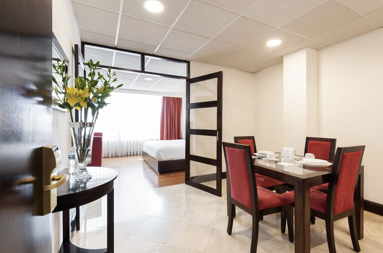 Others 4, Suites Melchor Ocampo, Mexico City