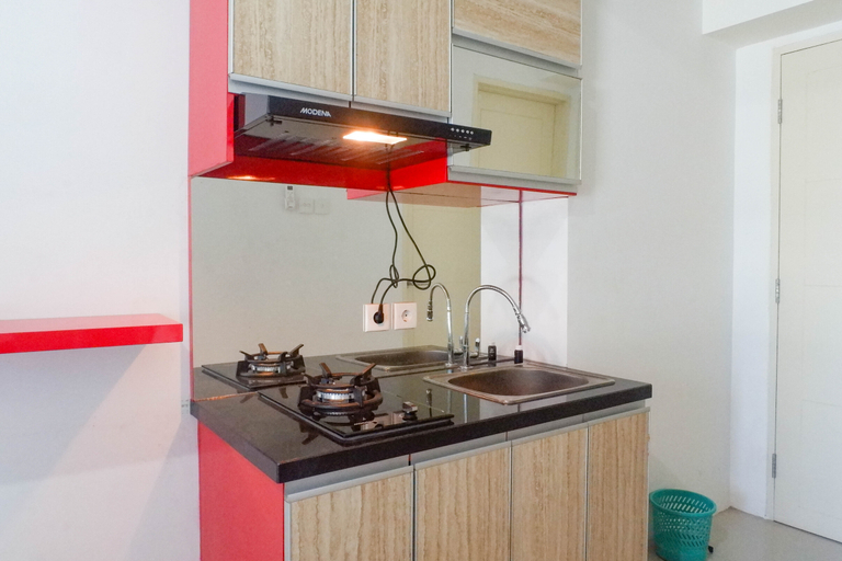 Others 2, Chic and Cozy Studio Apartment at Tanglin Supermall Mansion By Travelio, Surabaya