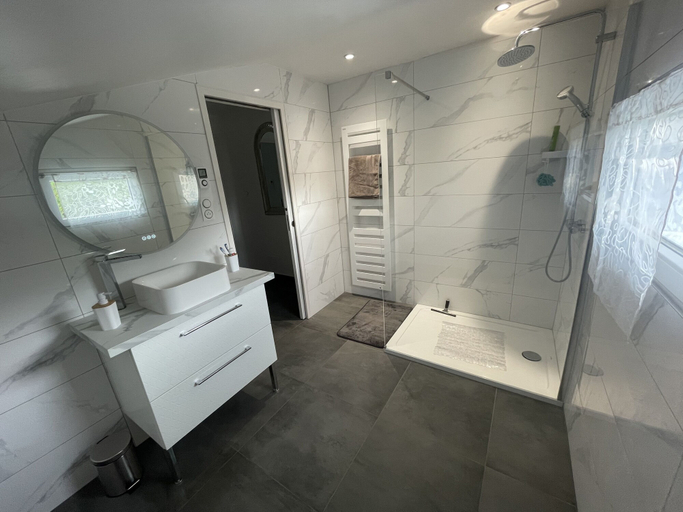 Bathroom 3, Maisonnette avec terrasse, Bas-Rhin